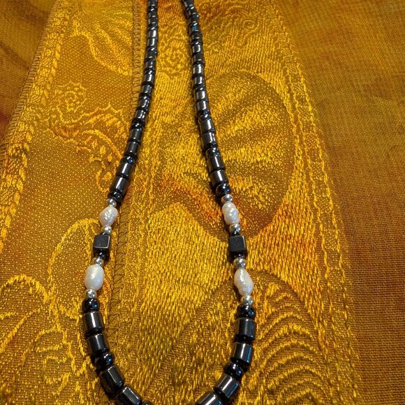 Vintage Pearl & Hematite Beaded Necklace - Picture 1 of 6